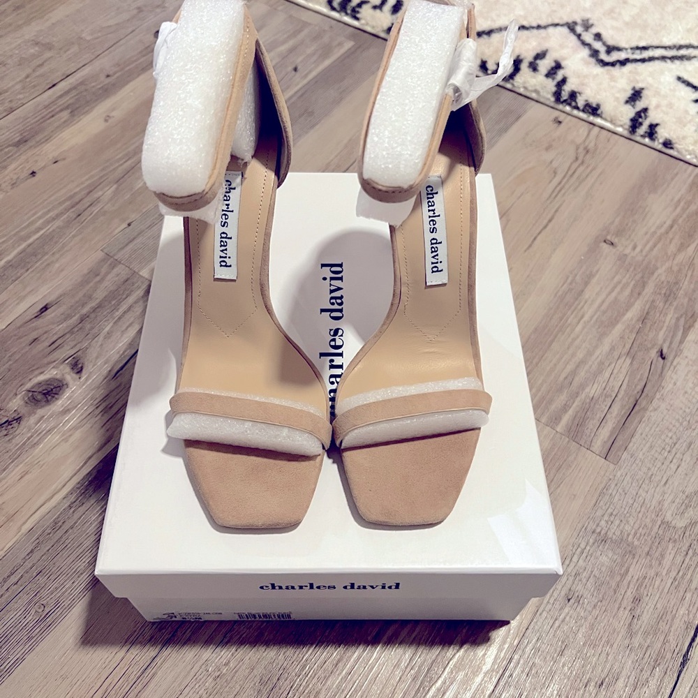 Brand new in box Charles David - Extra